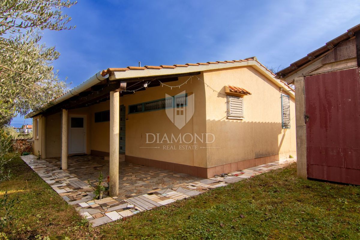 Hiša na otoku Krku v Malinski