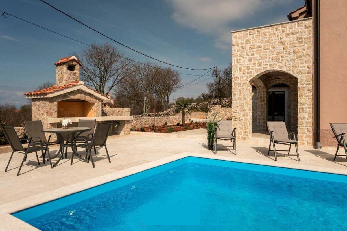 Čudovita sredozemska vila z bazenom! Otok Krk!