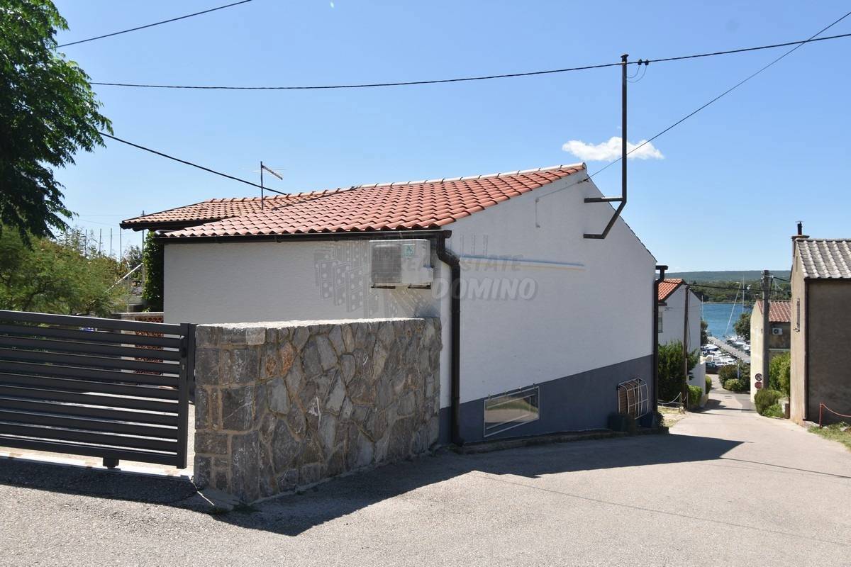 Hiša 70 metrov od morja! Punat