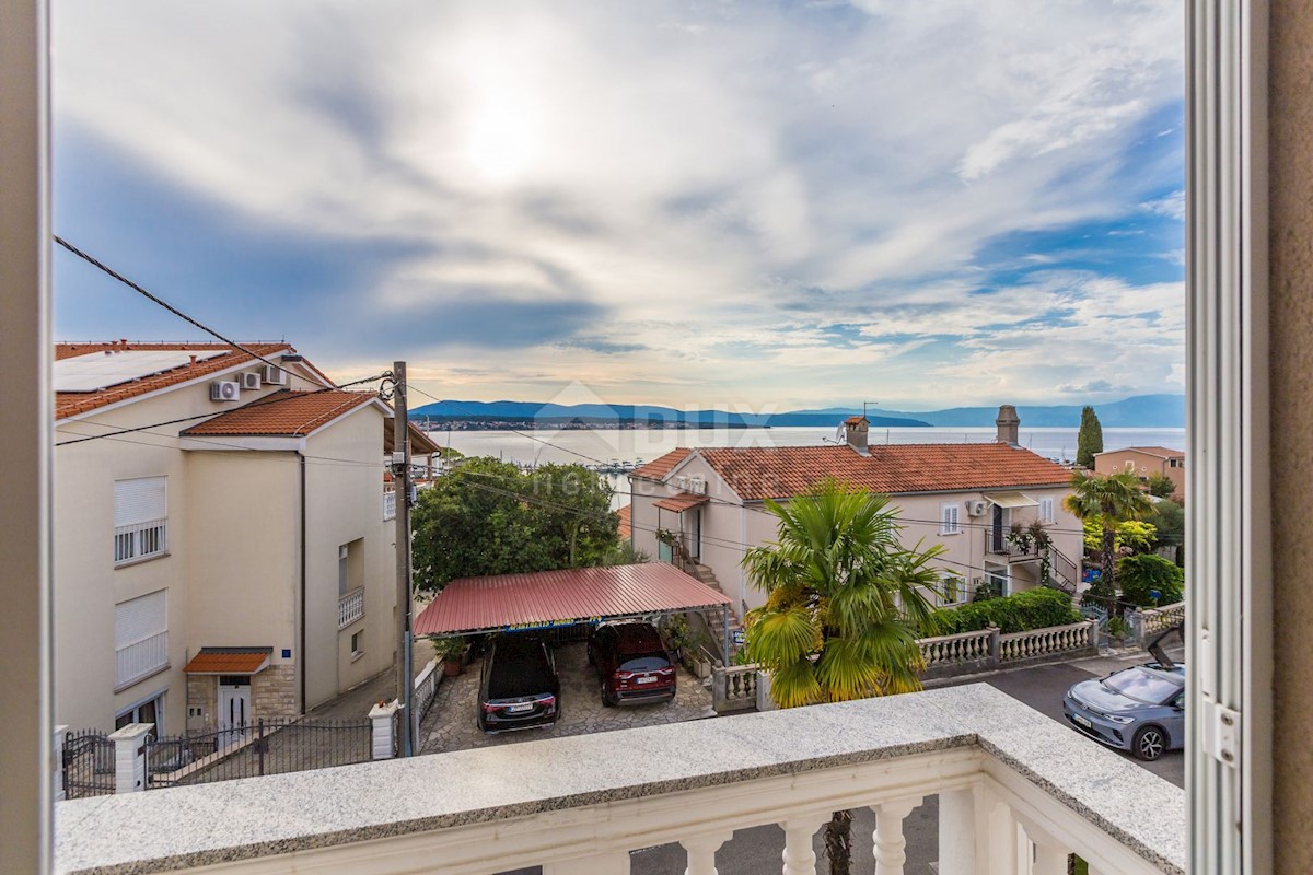 OTOK KRK, MALINSKA - Kamnita vila blizu morja