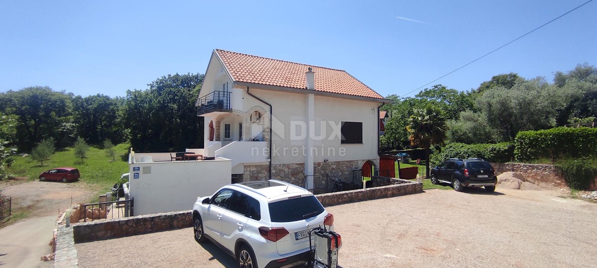 OTOK KRK, RISIKA - Lepa hiša s 4 apartmaji