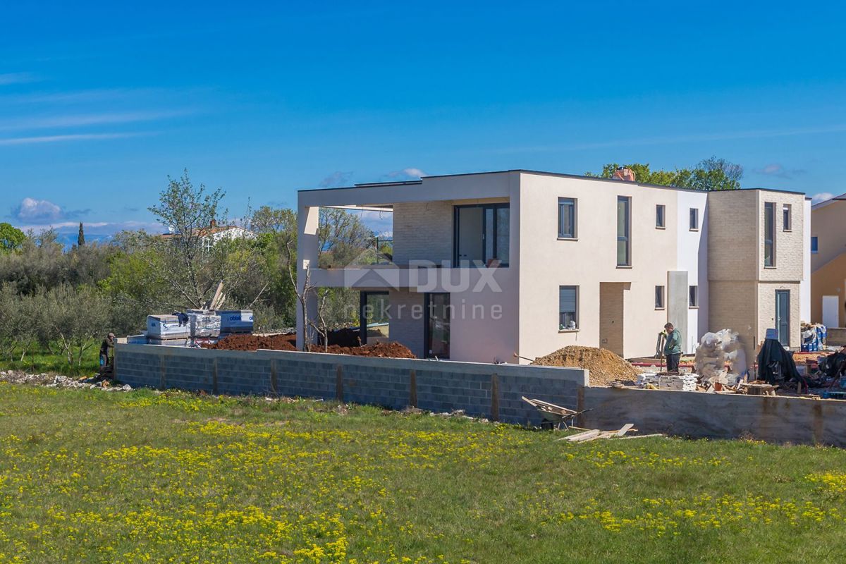 OTOK KRK, MALINSKA - moderna hiša dvojčka z bazenom