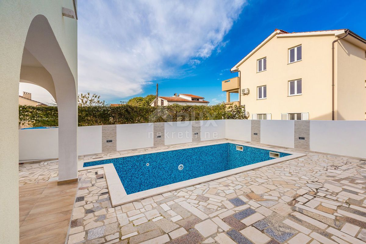 OTOK KRK, MALINSKA - vila z bazenom in pogledom na morje