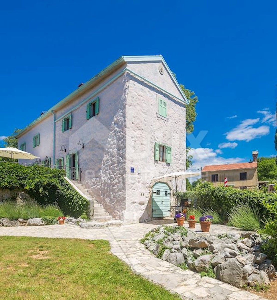 Otok Krk, okolica Dobrinja - Obnovljena kamnita hiša
