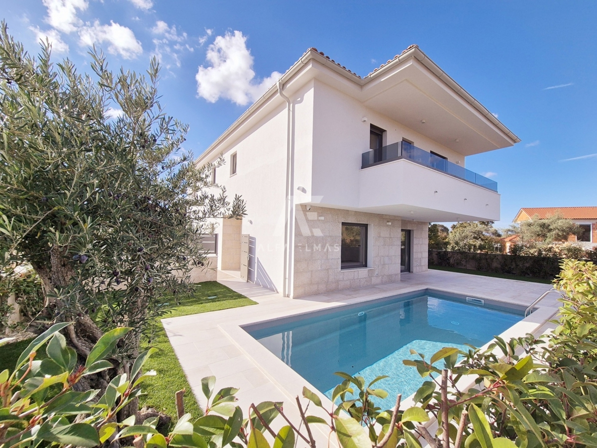 Malinska, moderna hiša dvojček z bazenom! ID 633