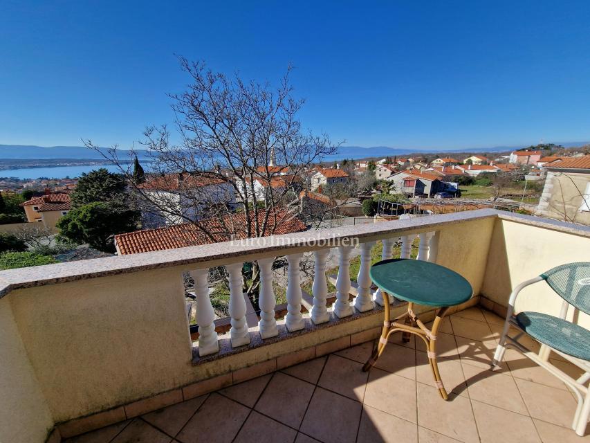 Vrstna hiša z dvema apartmajema - okolica Malinske, otok Krk