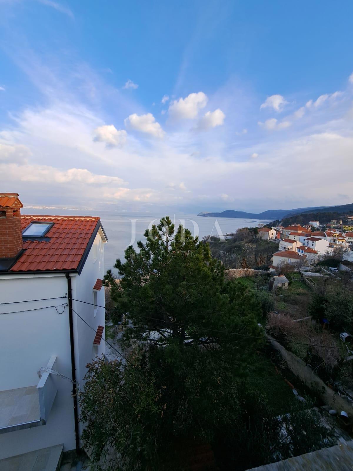 Dvojček kamnita hiša za obnovo, Vrbnik - otok Krk