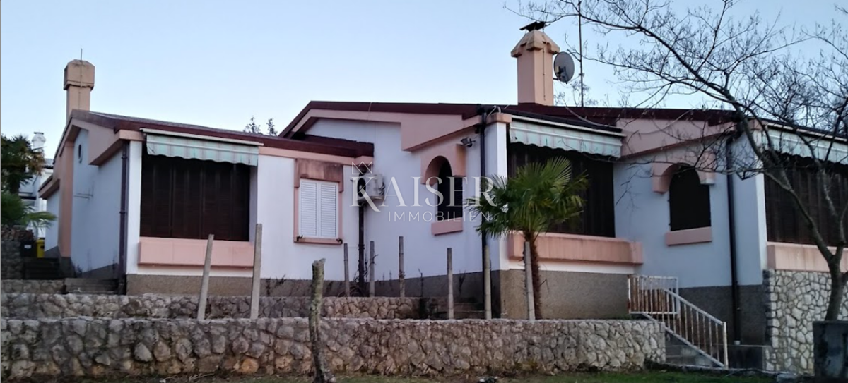 Hiša, Njivice, otok Krk, prva vrsta do morja
