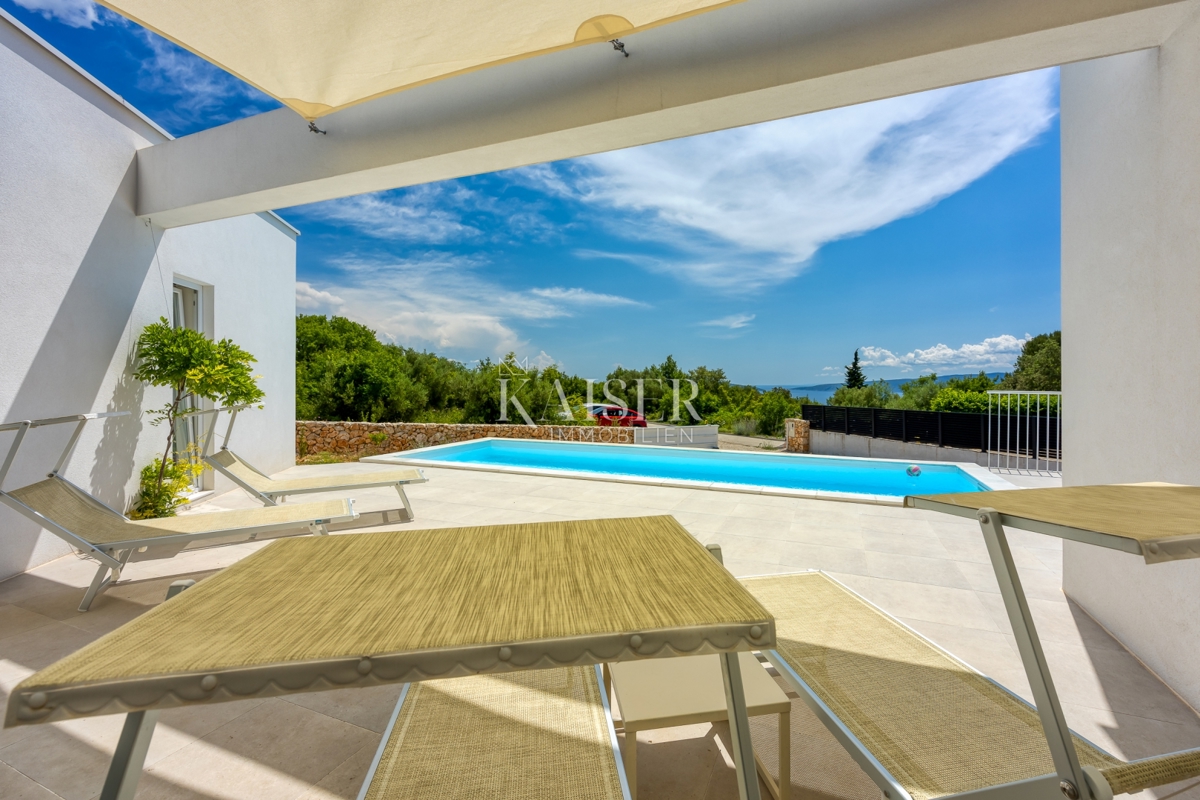 Otok Krk, okolica Krka - lepa vila s pogledom na morje, 110 m2