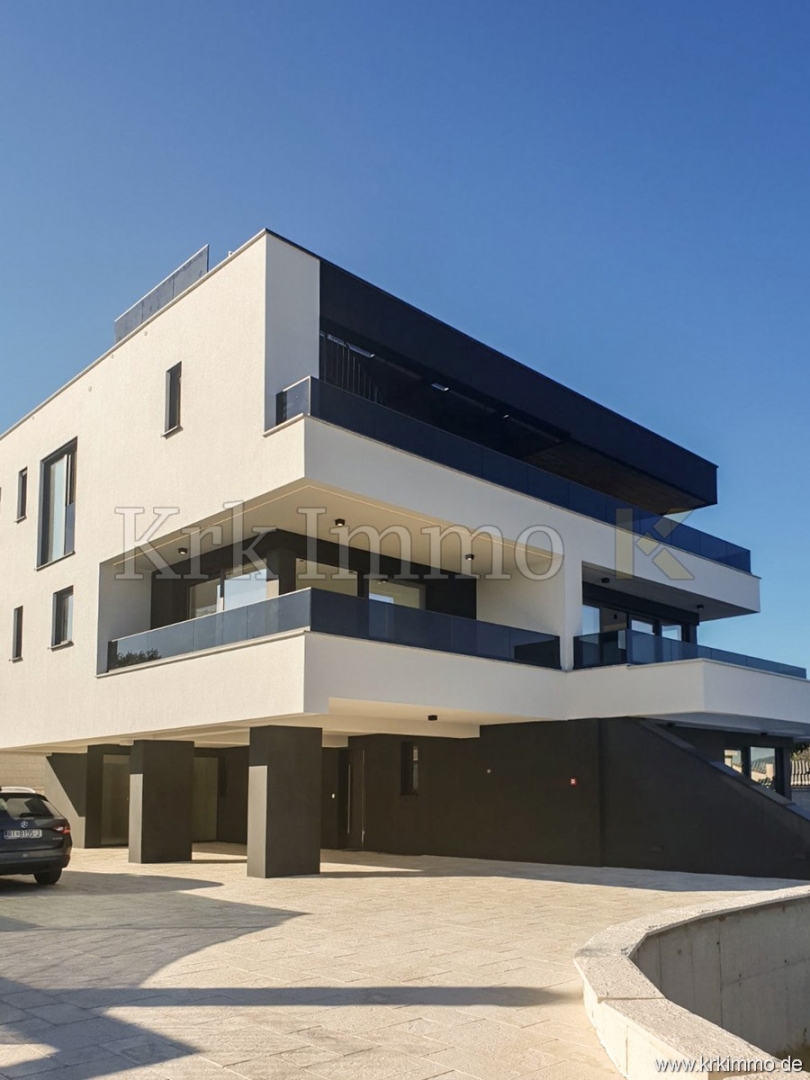 Novo moderno stanovanje z bazenom. Nepremičnine otok Krk