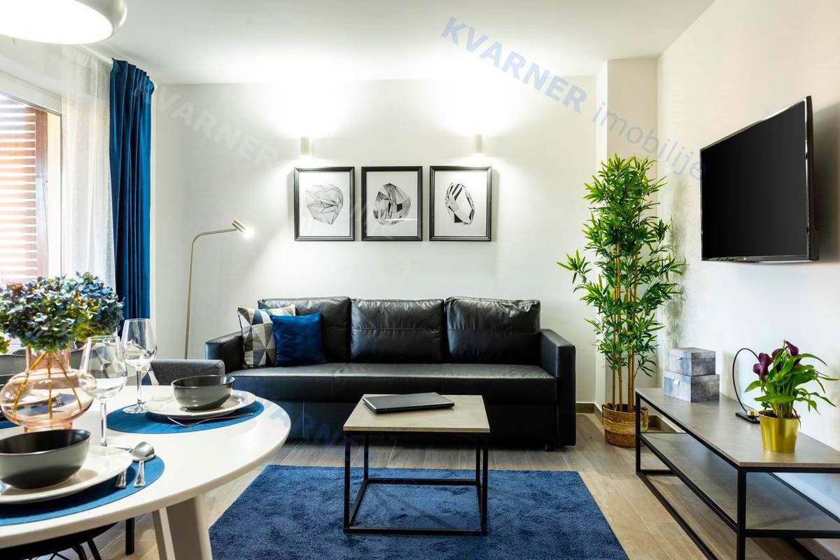 Malinska-Prodamo samostojno hišo s tremi apartmaji!
