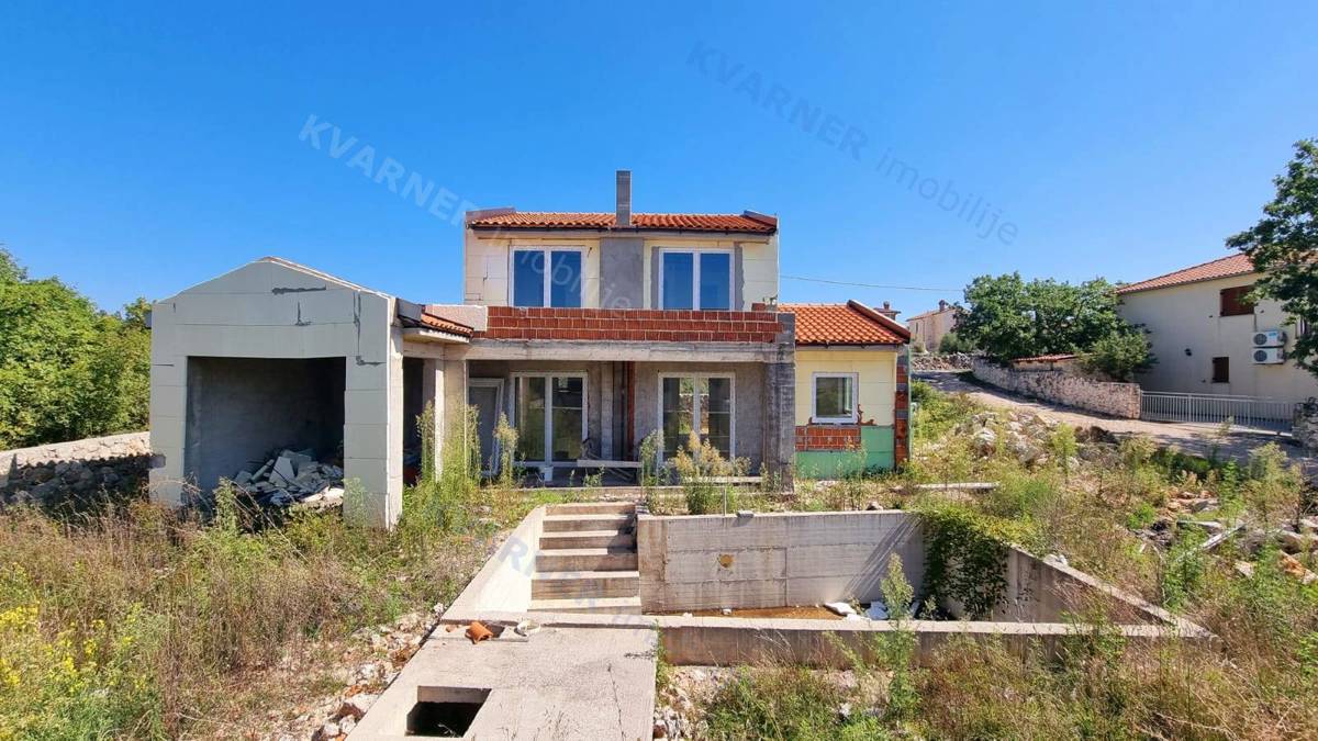 Ponudba!! Kamnita hiša s bazenom v napredni fazi suhe gradnje!