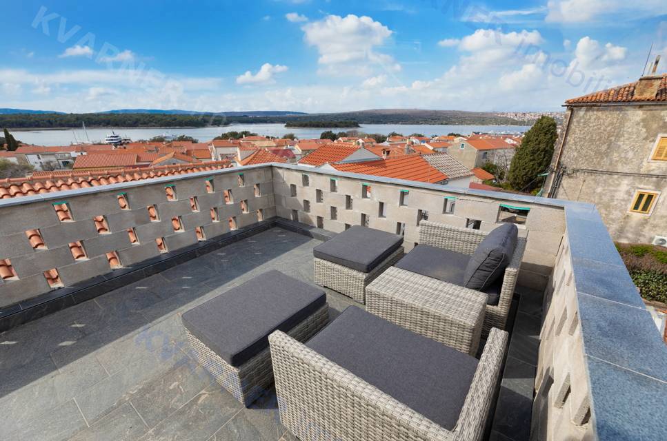 Punat - hiša s pogledom na morje, 2 apartmaja