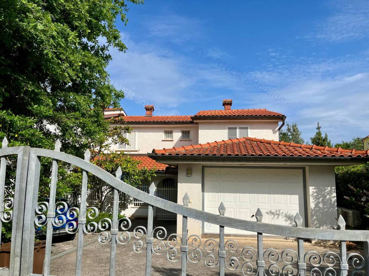 Malinska – prodaja apartmajske hiše na odlični lokaciji