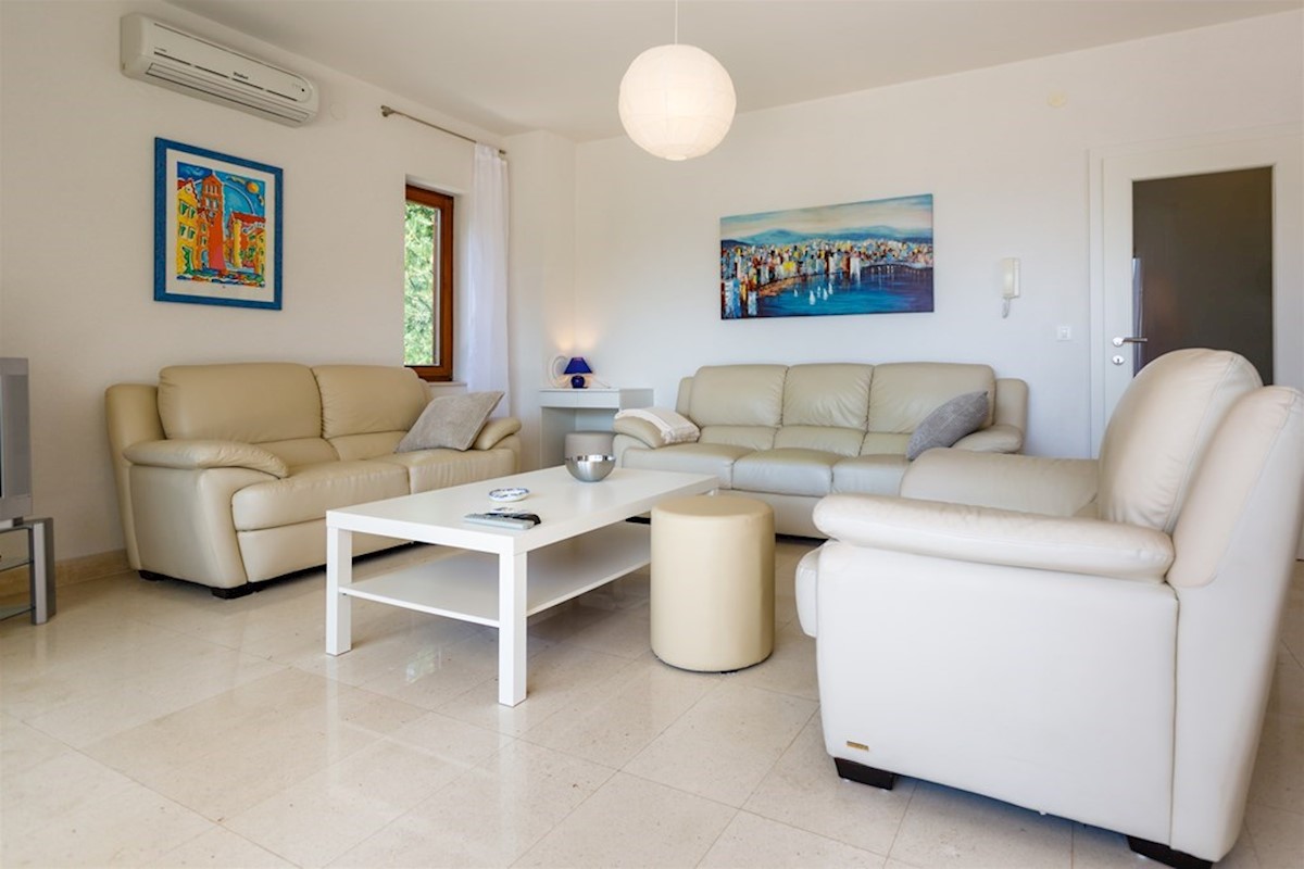 Mesto Krk, apartma - celotna etaža v prvem nadstropju