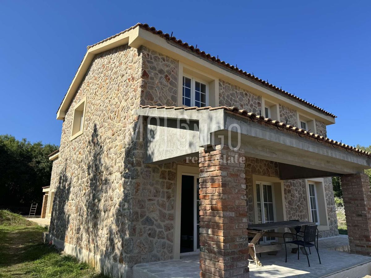 Hiša Risika, Vrbnik, 400m2