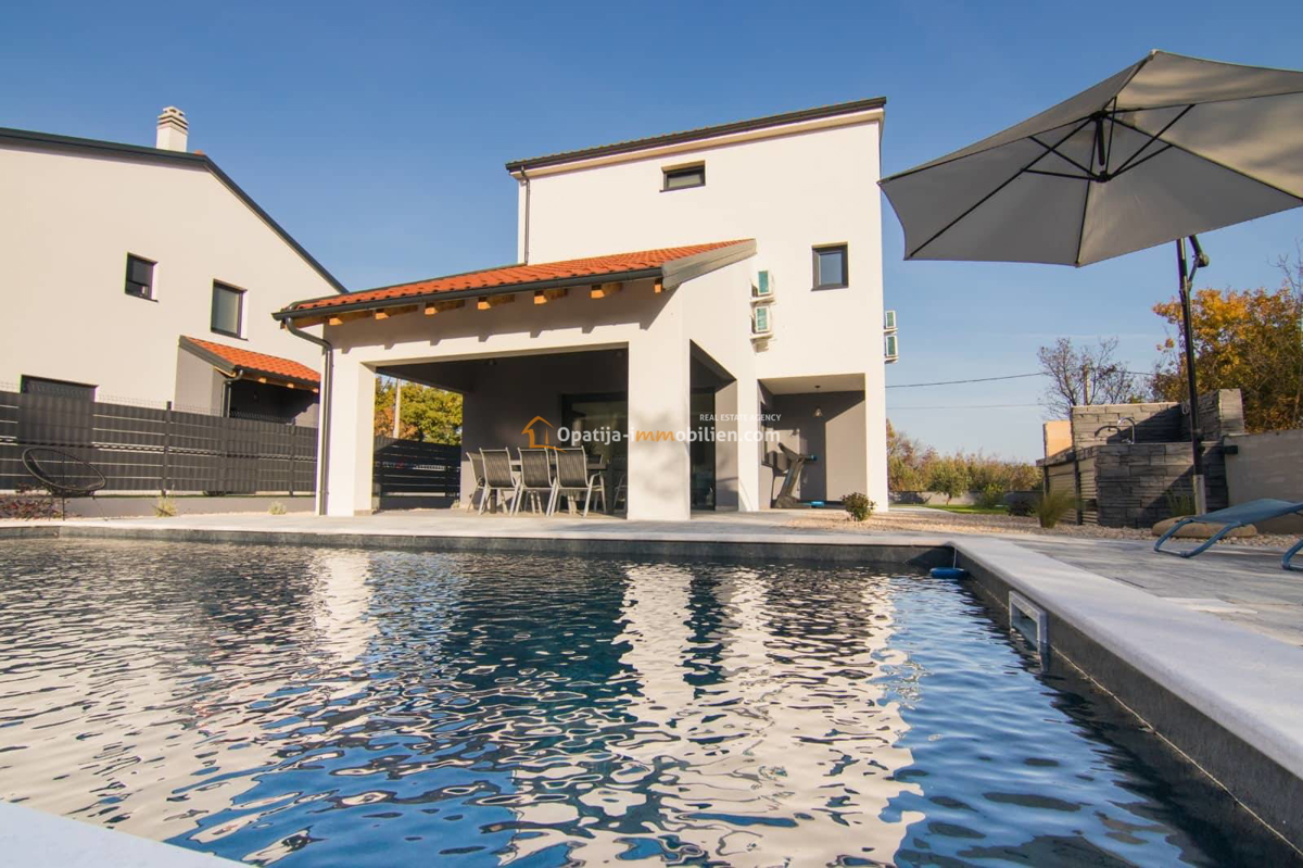 LUKSUZNA NOVA VILA Z BAZENOM 160 M2