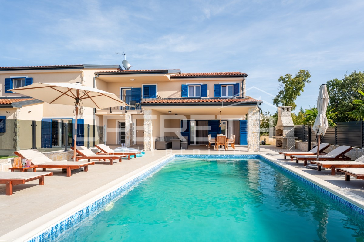 Prostorna moderna vila z bazenom – otok Krk, mir in udobje na 931 m² zemljišča
