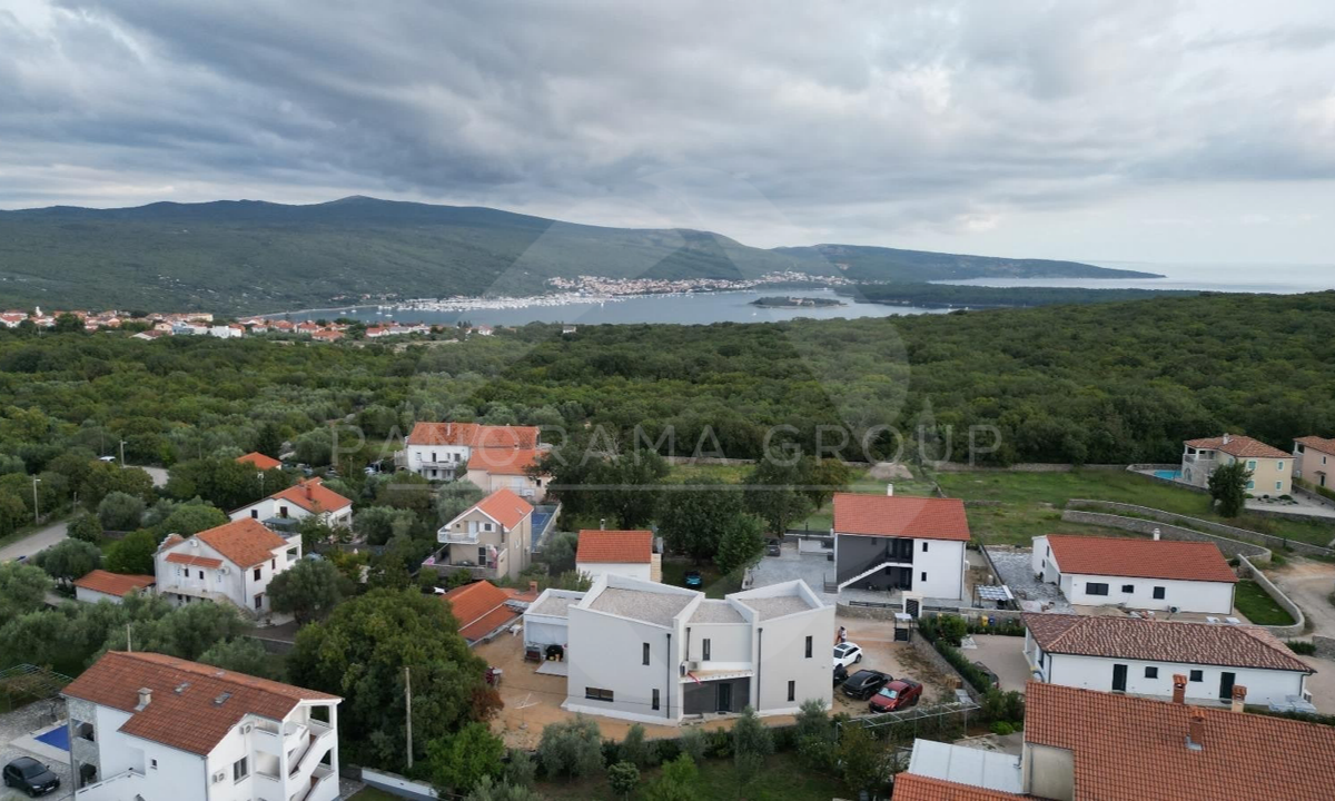 Luksuzna vila z bazenom, savno in telovadnico – Muraj, otok Krk