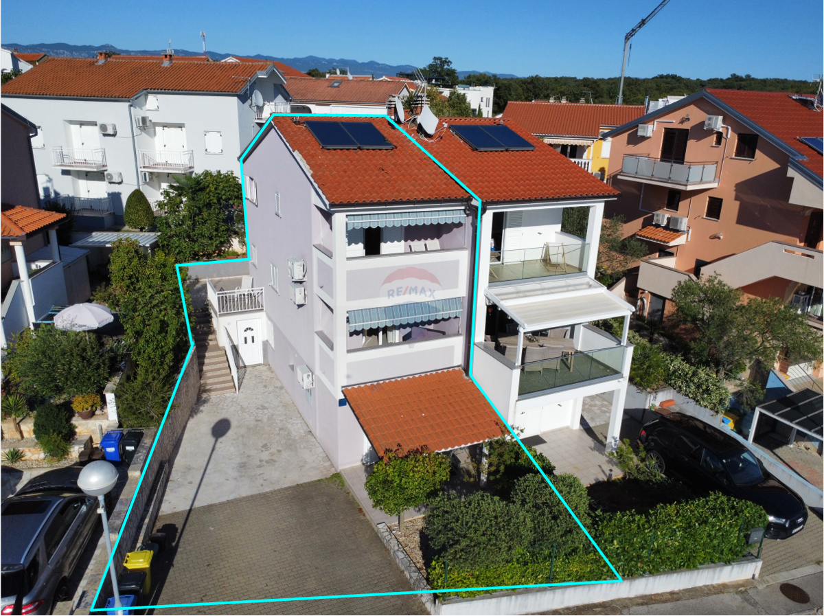 Krk, Njivice – hiša z razgledom in 2 apartmaja