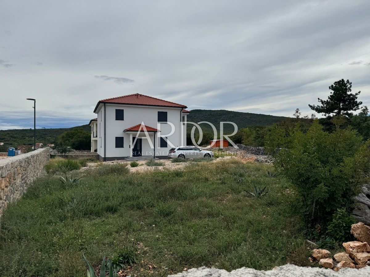 Hiša Vrbnik, 152m2