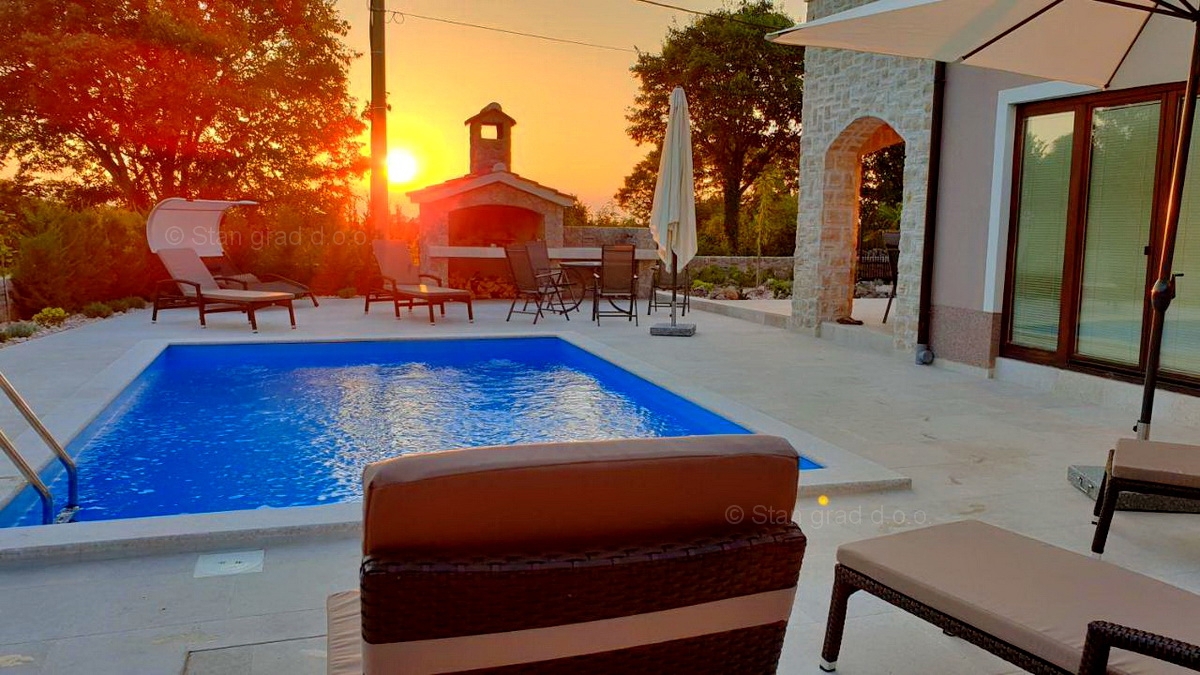 Malinska, okolica, samostojna mediteranska kamnita vila z bazenom in razgledom, PRODAJA!