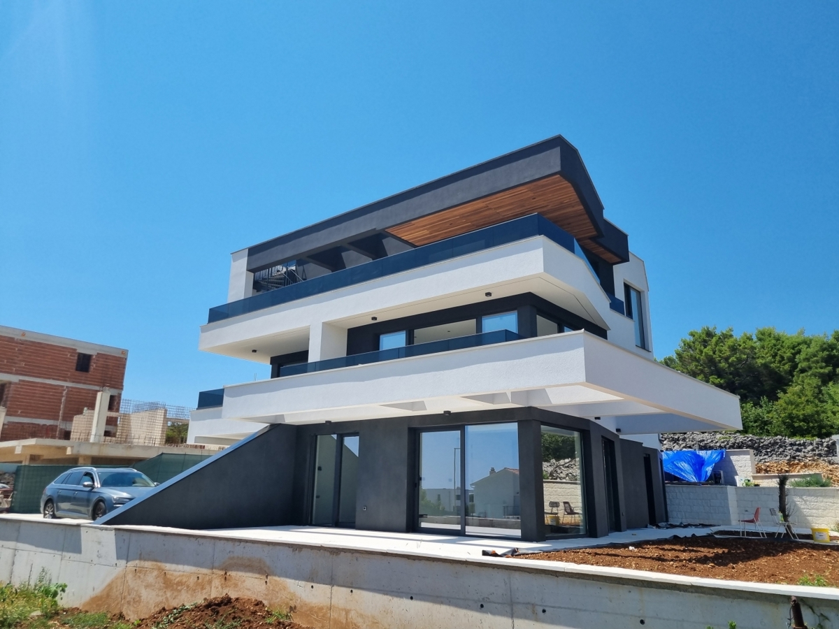 Mesto Krk, novo stanovanje v luksuzni vili v 1. nadstropju, PRODAMO!