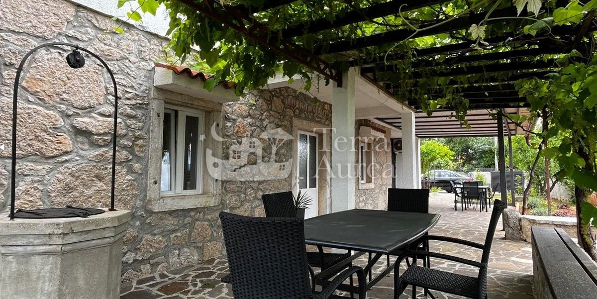 Hiša Malinska, Malinska-Dubašnica, 360m2
