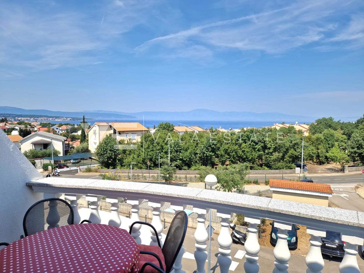 DVOETAŽNI APARTMA S POGLEDOM NA MORJE