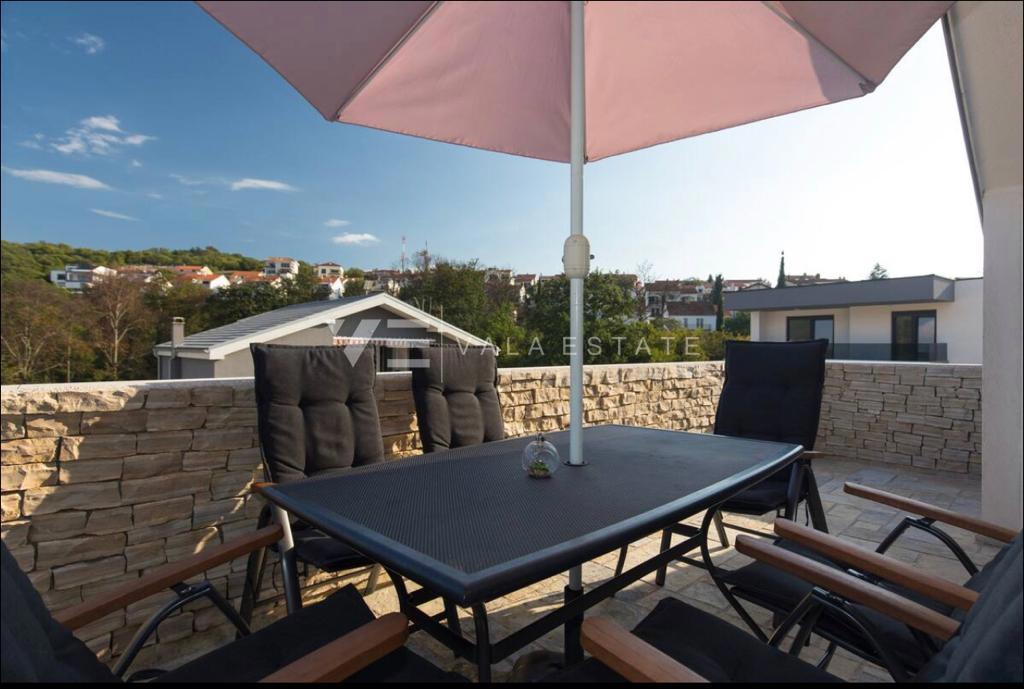 APARTMA Z VRTOM LE 300 M OD PLAŽE