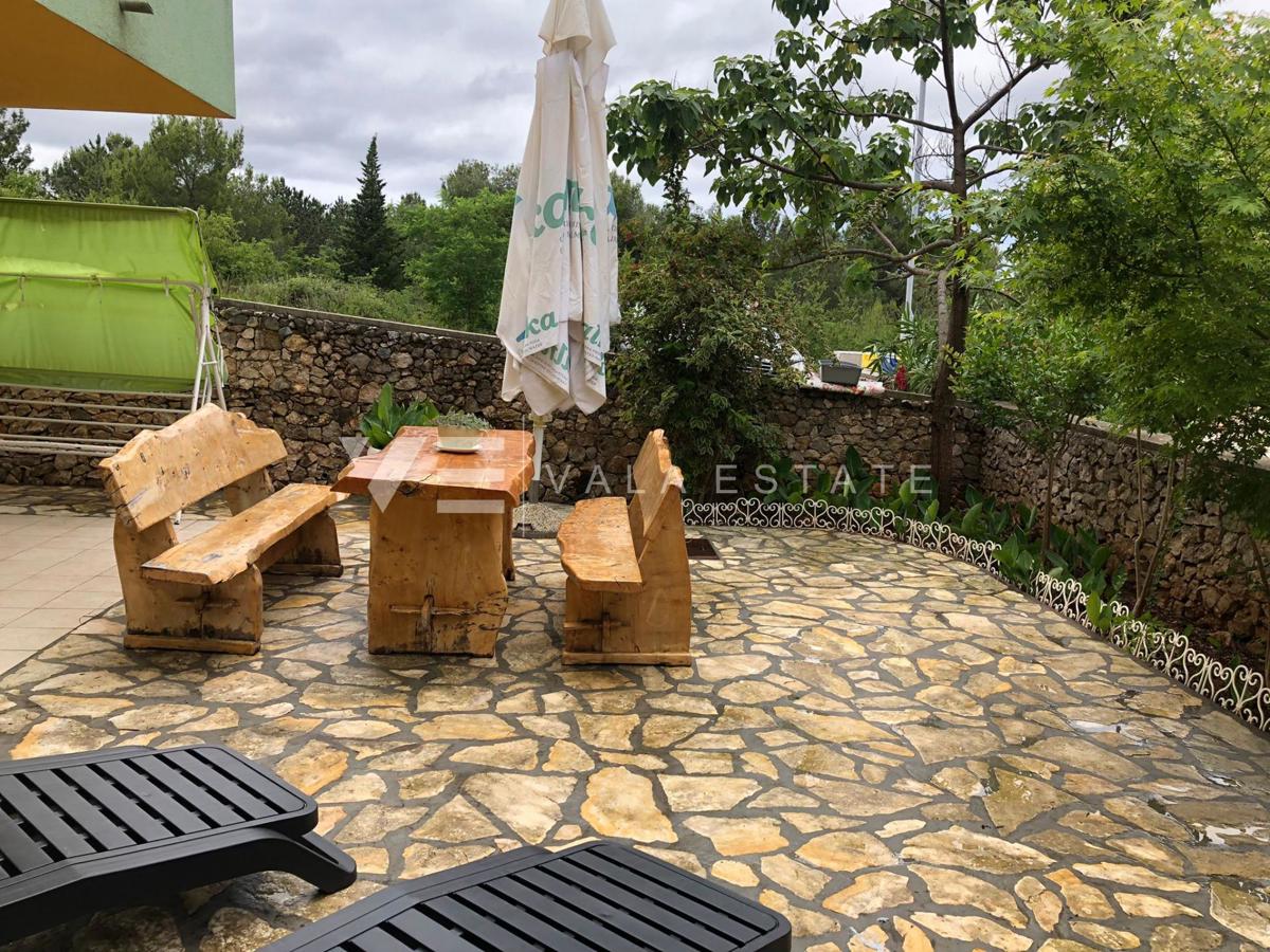 APARTMA V PRITLIČJU V BLIZINI MORJA IN PLAŽ