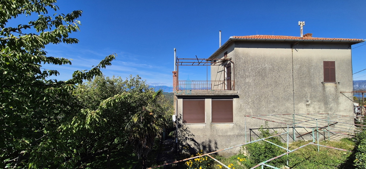Dobrinj, otok Krk, samostojna kamnita hiša, pogled na morje, terasa, klet, prodaja