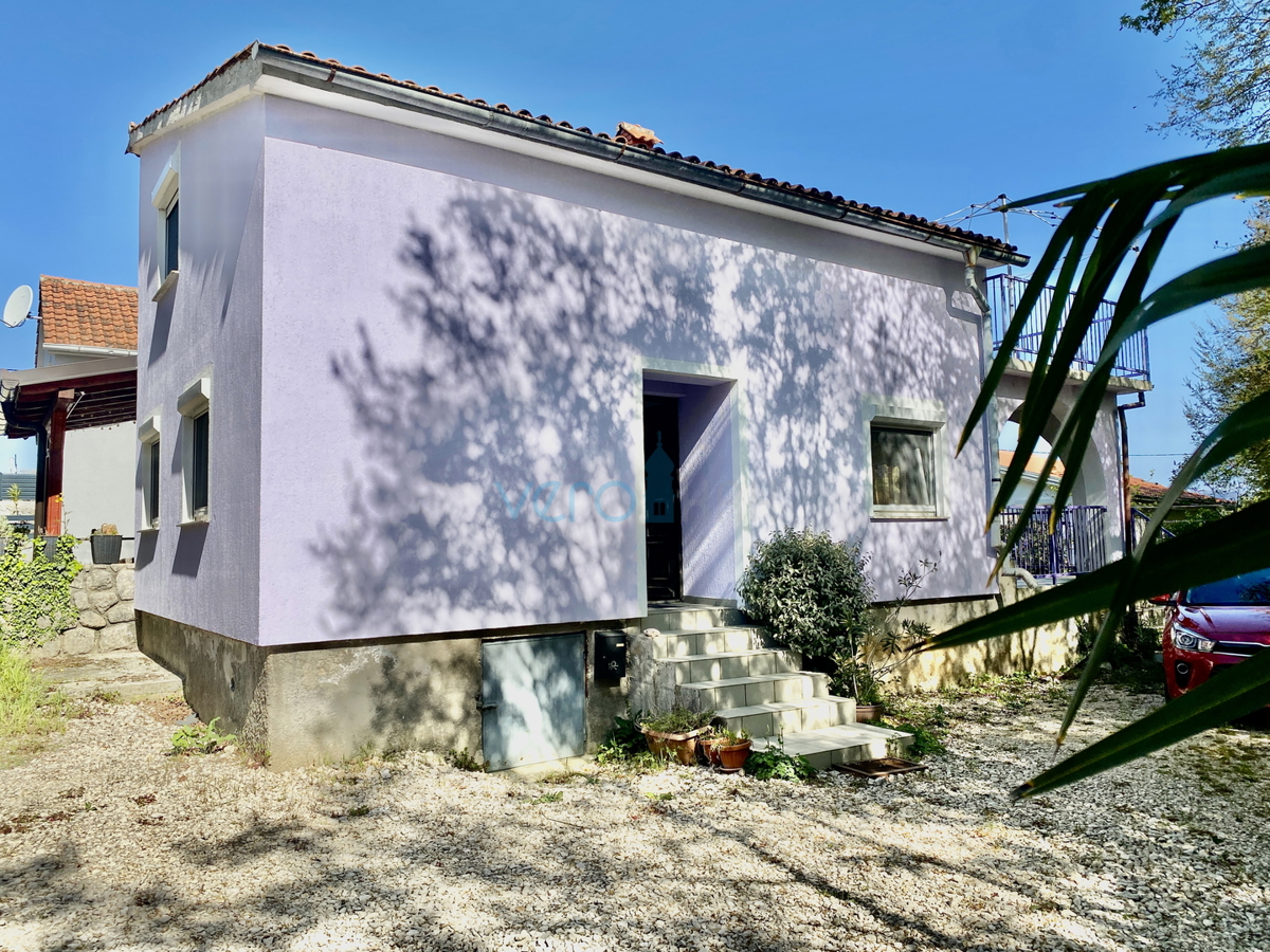 Otok Krk, Dobrinj, okolica, dvojna hiša z dvema stanovanjema, razgled, zemljišče, prodaja