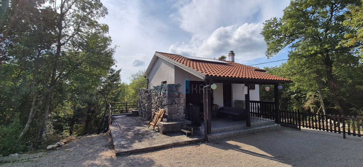 Otok Krk, Dobrinj, okolica, montažna samostojna hiša z vrtom