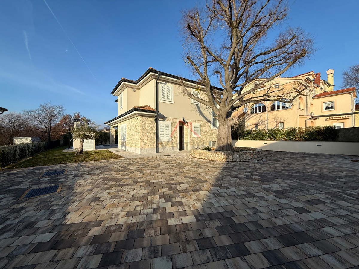 GARICA - Vila z bazenom in wellnessom